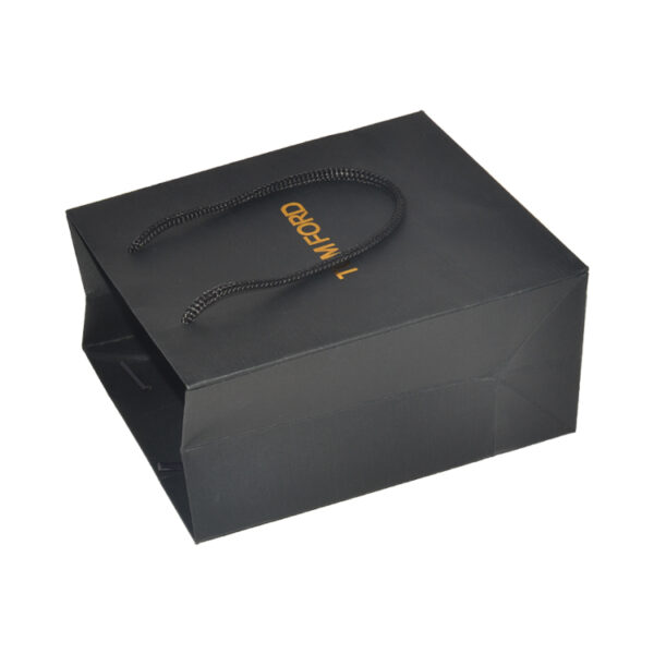 골드 호일 로고가 있는 맞춤형 무광택 블랙 고급 종이 봉투