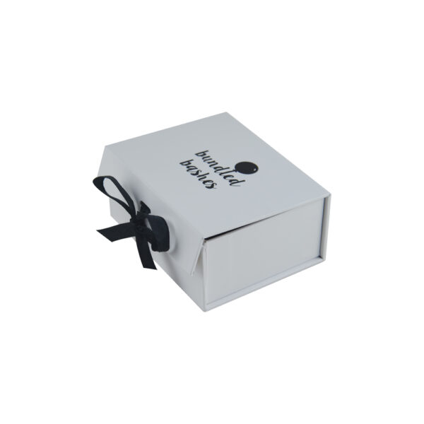 Golden Hair Bundle Gift Box With Ribbon Closure Packaging