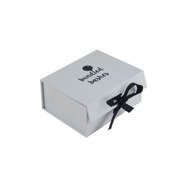 Golden Hair Bundle Gift Box With Ribbon Closure Packaging