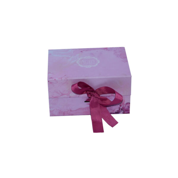 Luxury Collapsible Magnetic Gift Hamper Box With Silk Handle