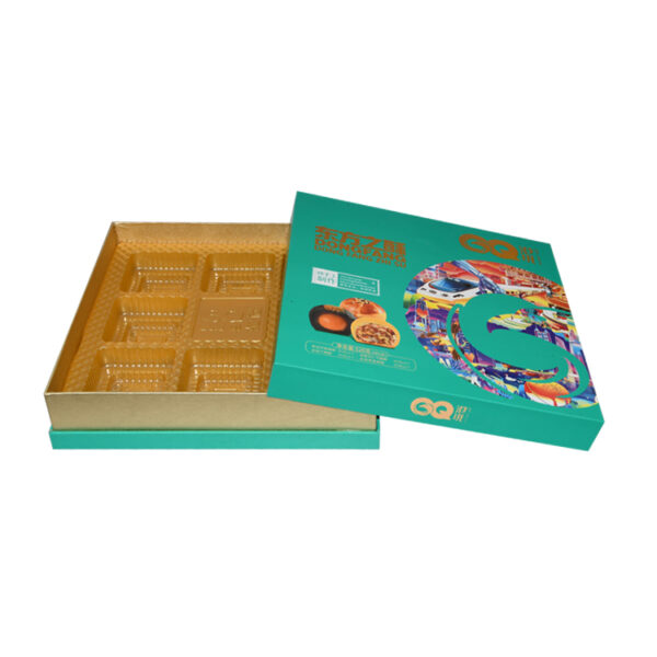 Подарочная коробка для печенья с жесткой крышкой и основанием, с золотой вставкой на подносе