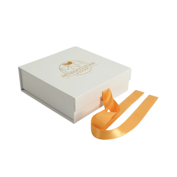 Satin Lined Magnetic Hair Extension Gift Box in Luxury Style