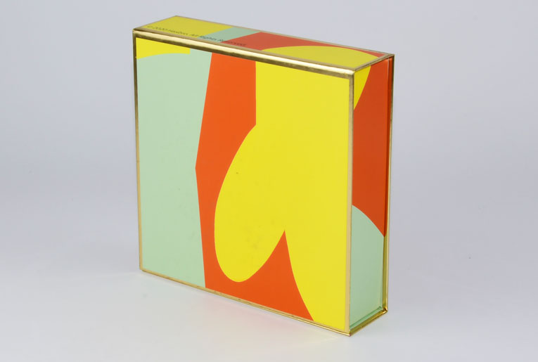 Bobbi Brown Cosmetic Packaging