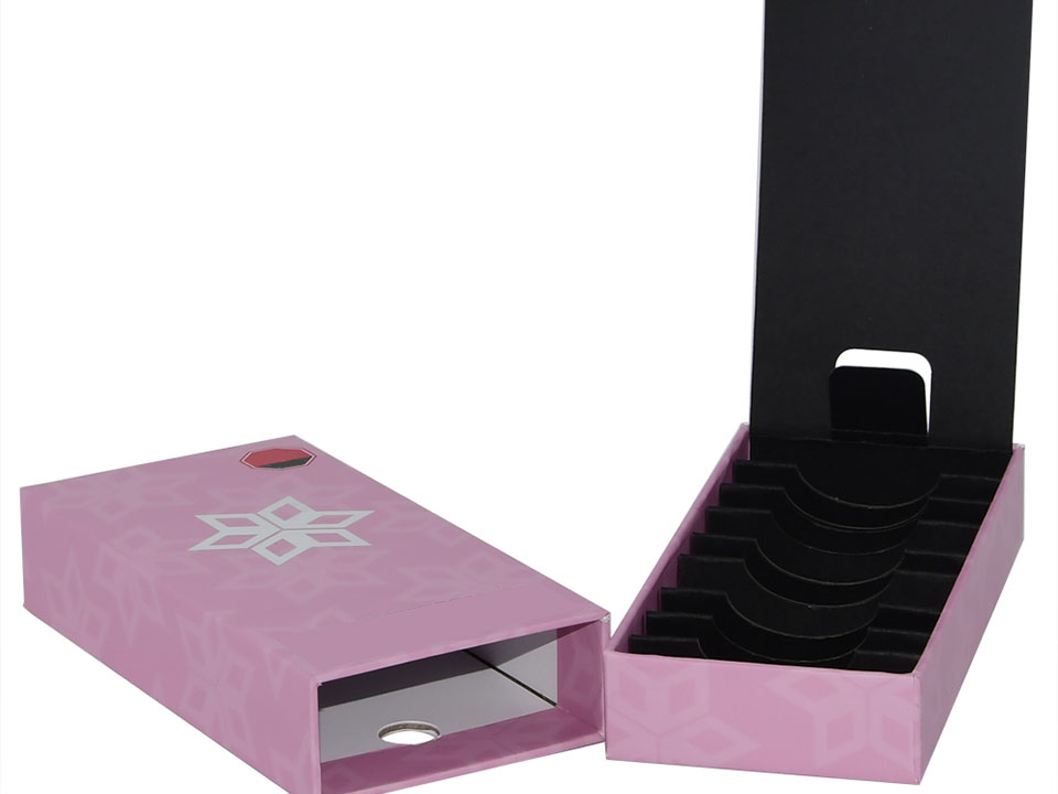 Упаковочная коробка с детским замком