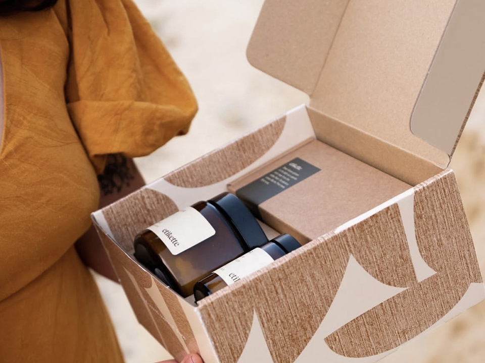 Corrugated Shipping Packaging Box with Insert