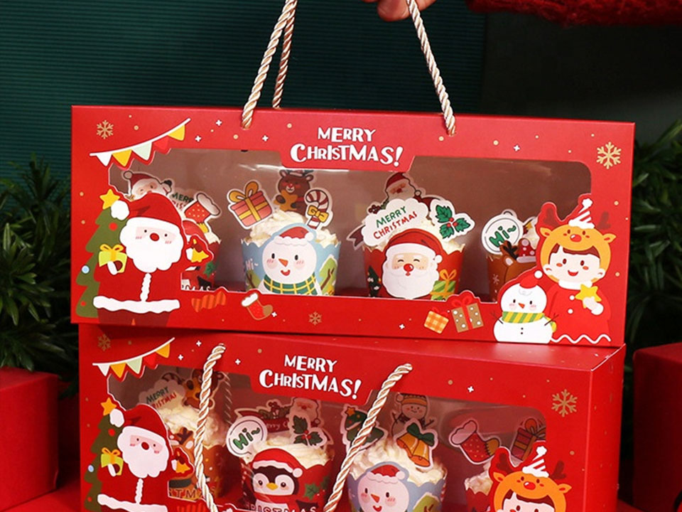 علب هدايا عيد الميلاد المخصصة