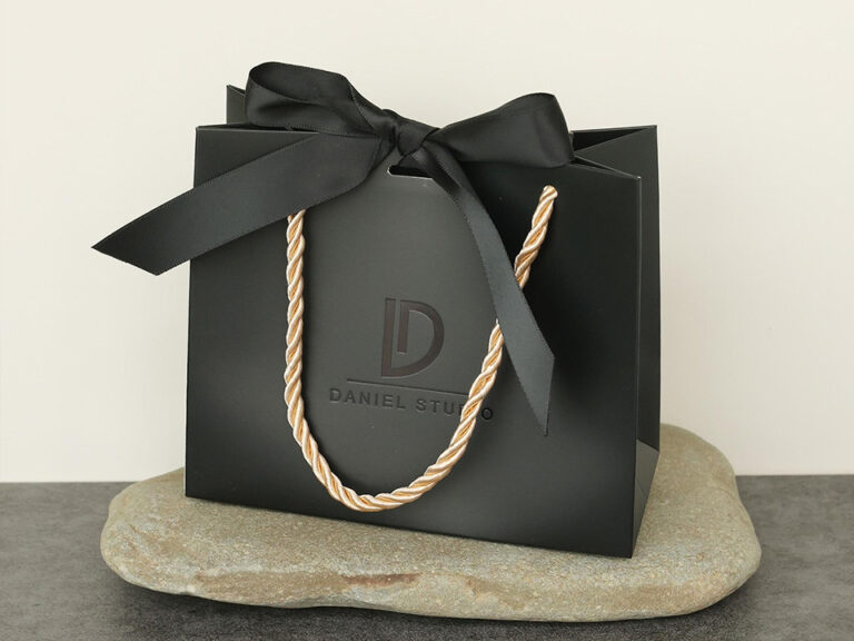 Custom Luxury Gift Bag Packaging