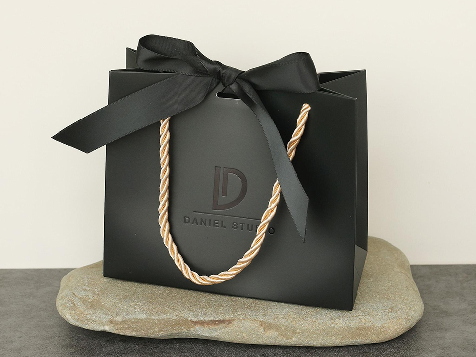 Custom Luxury Gift Bag Packaging