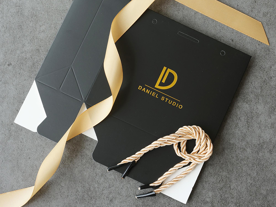 Custom Luxury Gift Bag Packaging