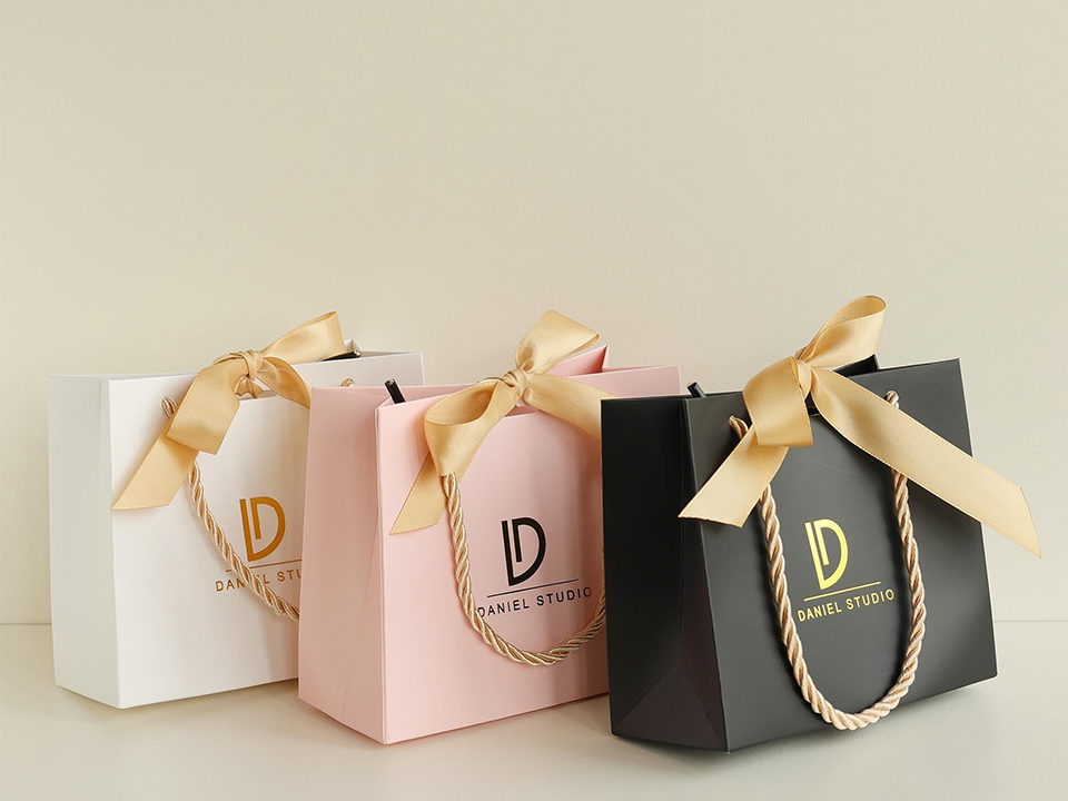 Custom Luxury Gift Bag Packaging