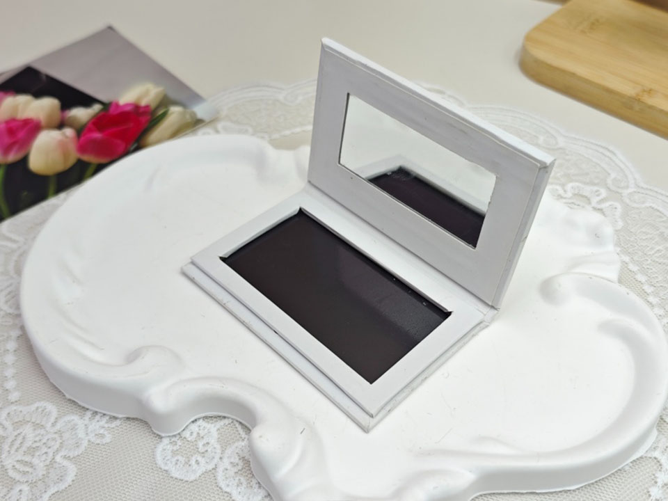 Empty Magnetic Palettes