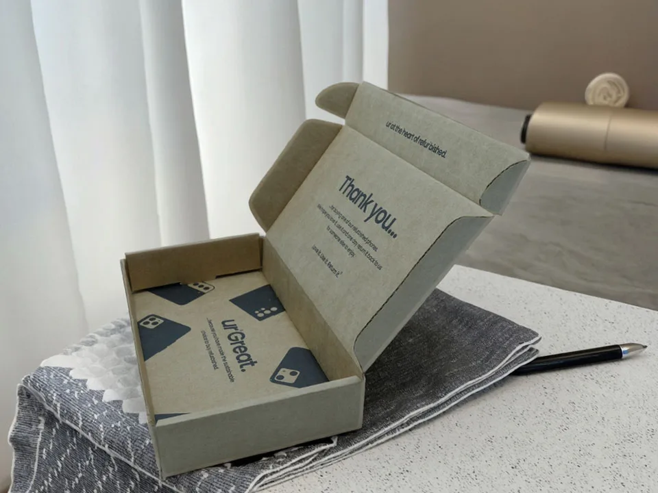 Emballage des boîtes cadeaux