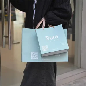 Luxuriöse Geschenktaschen aus Papier - Auswahl hochwertiger Materialien für eine hohe Anziehungskraft