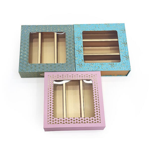 Caja de regalo con ventana rígida impresa a medida con inserciones de papel Caja de regalo con ventana rígida impresa a medida con inserciones de papel