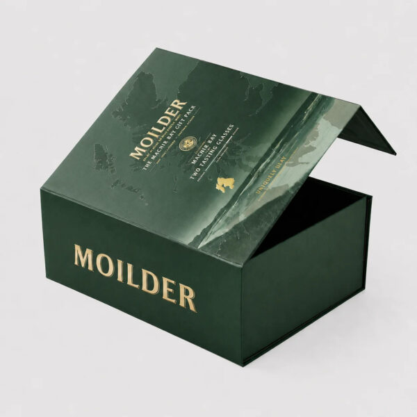 Dark green whisky gift box with metallic gold lettering and hinged rigid lid Dark green whisky gift box with metallic gold lettering and hinged rigid lid